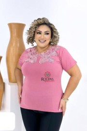 Blusa Plus Size Com Detalhe Em Pedrarias