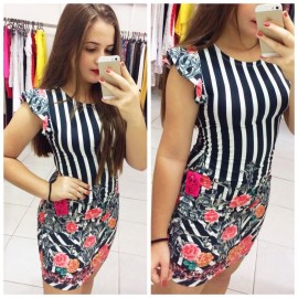 vestido barrado curto